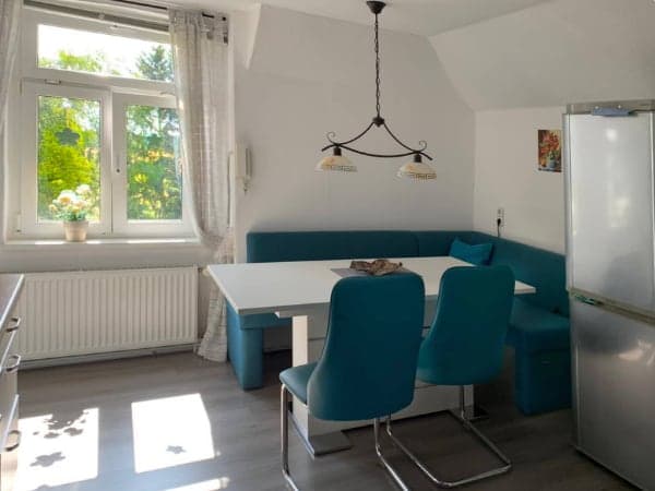 kueche_esstisch_ferienwohnung_hasenfelde